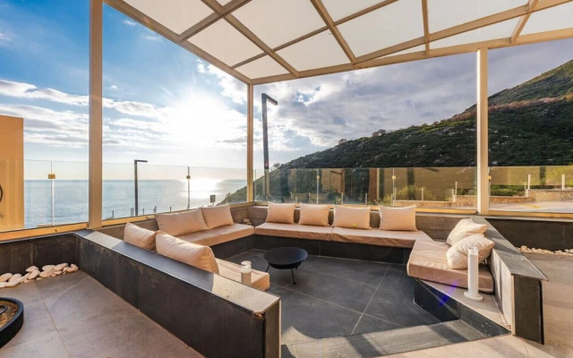 Seaside Retreat Green Coast