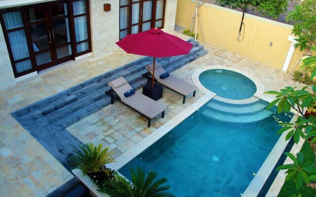 Kubu Kulat Villa