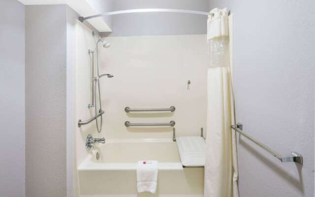 Days Inn by Wyndham Asheville Downtown North
