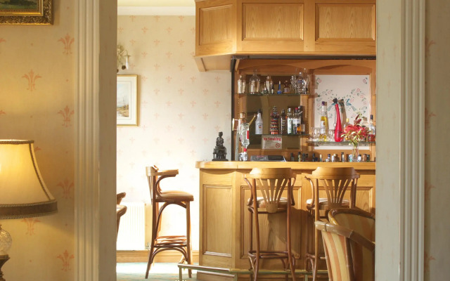 Seaview House Hotel