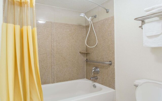 Days Inn By Wyndham Virginia Beach Town Center