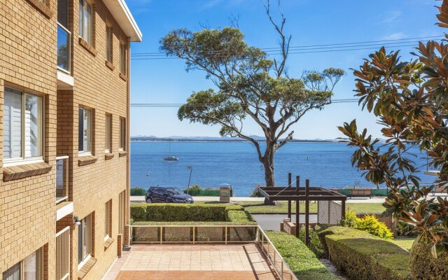 South Pacific Unit 6 Amazing unit opposite the beach.