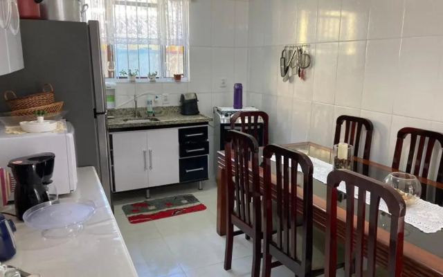 Casa Terrea com Piscina e Internet - Ar Opcional