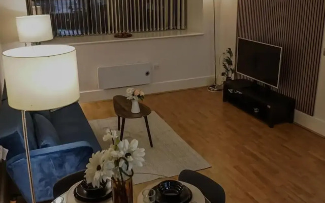 City Centre Chic Apartment With 2 Bedrooms