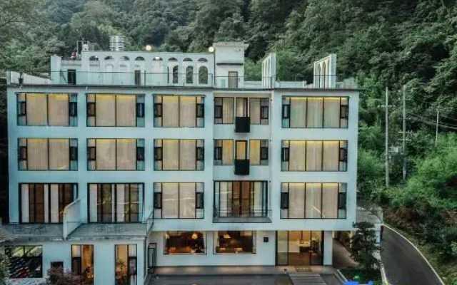 Bifengxia Lanshan Designer Homestay