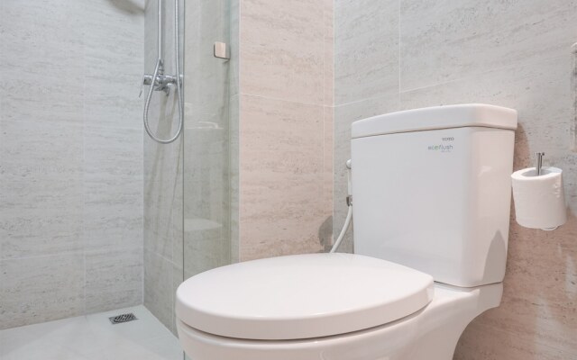 Comfort 2Br At Gold Coast Apartment