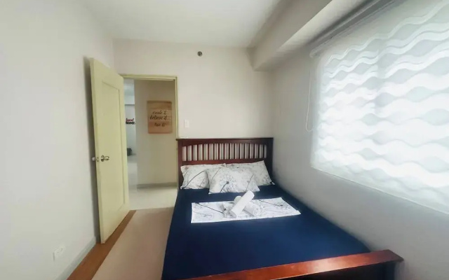 Spacious Central Davao City Getaway - Spacious Apartment With Shared Pool