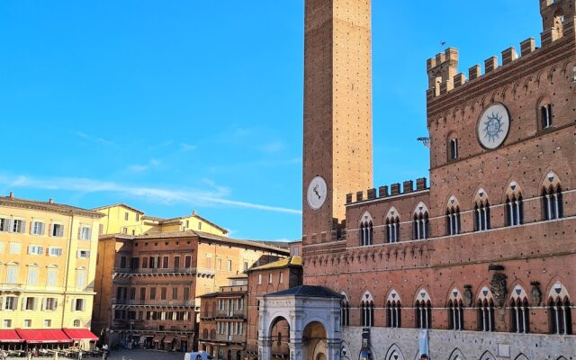 The Balcony Suite -Piazza del Campo View