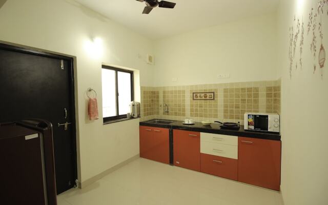 OYO 9889 Home Emblazoned 1 BHK Candolim