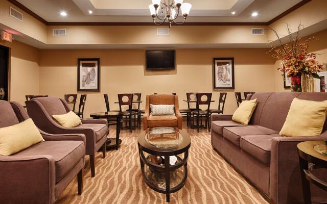 Best Western Plus Seminole Hotel & Suites