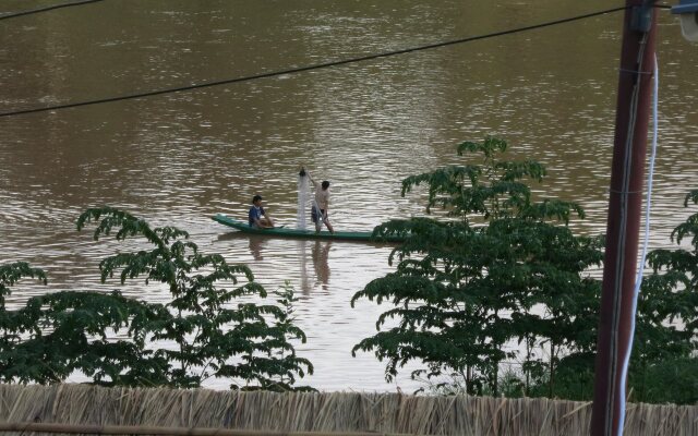 Namkhan Riverside Hotel