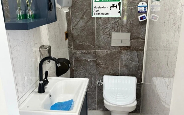 Dolphin Boutique Hotel & Restaurant