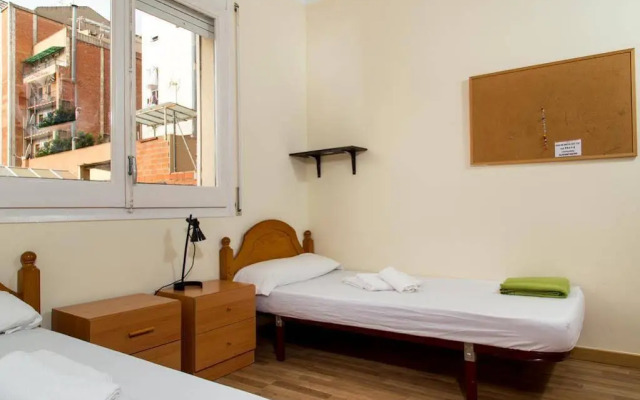 Sant Jordi Pisos - Dos de Maig