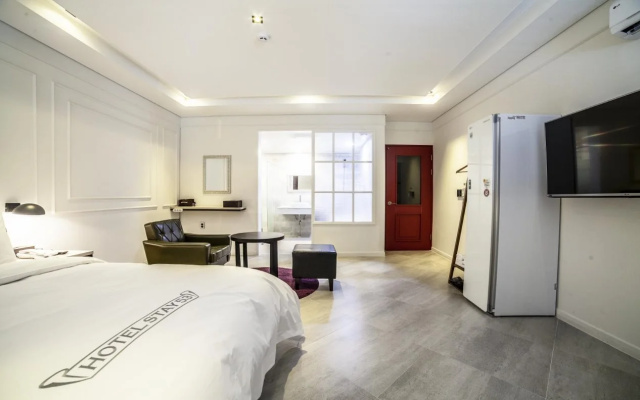 Hotel Stay 53