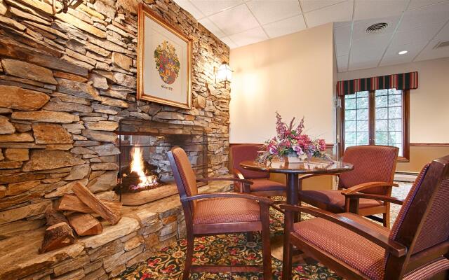 Red Roof Inn & Suites Hazleton