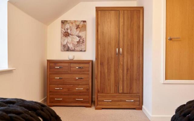 Savoy Court - Your Apartment