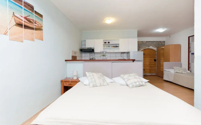 Apartment Goran