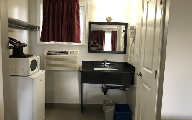 Aquarius Motel