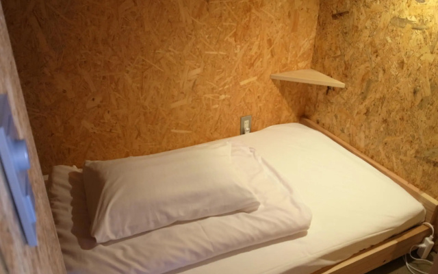 Kawaramachi Dormitory - Hostel – Guest Rooms – Takamatsu