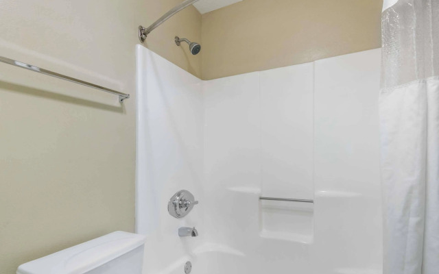Hill Country Inn & Suites