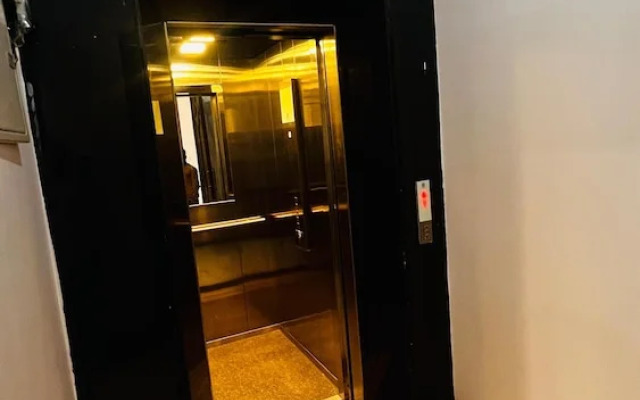 Hotel white House