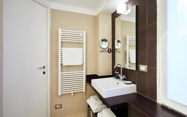 Stellar 70 Style Studio with Terrace-Heart of Milan