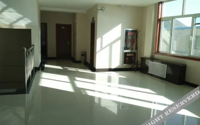 Shenmu Zengji Business Hotel