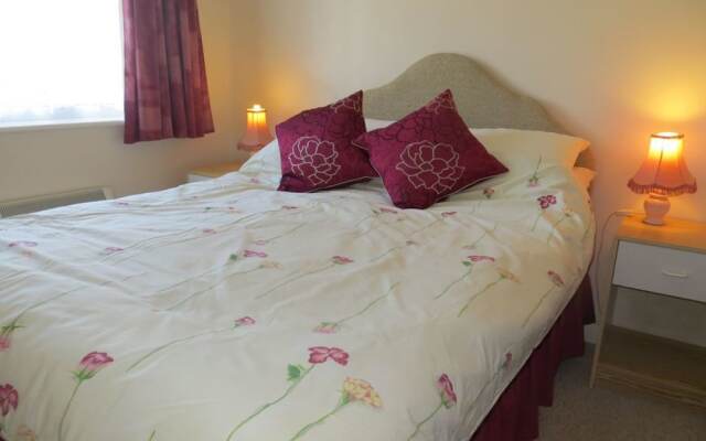 Midway Apartment, Close to Beach