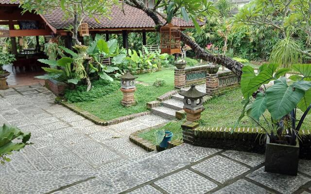 Puri Padi Hotel