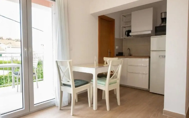 Mir - Close to Beach - SA3