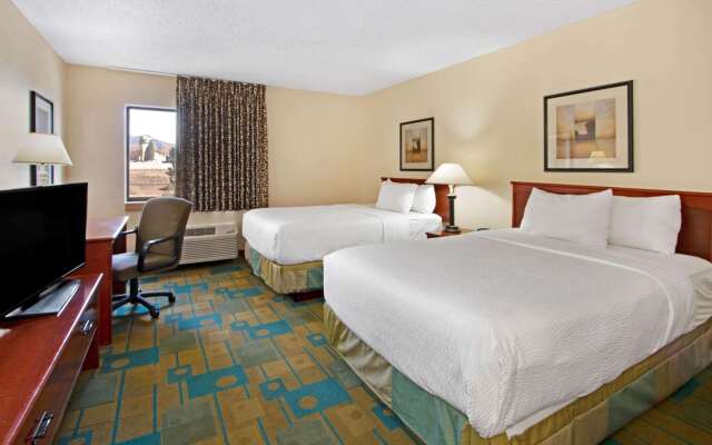 La Quinta Inn & Suites by Wyndham Albuquerque Journal Ctr NW