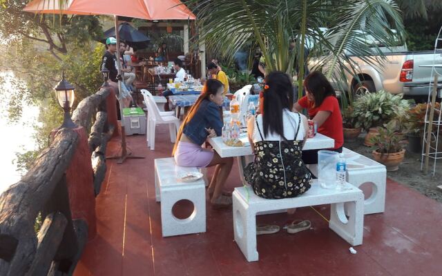 Suanrimnam Bangpakong Resort