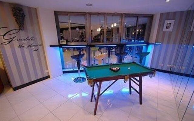 Glass House B & B