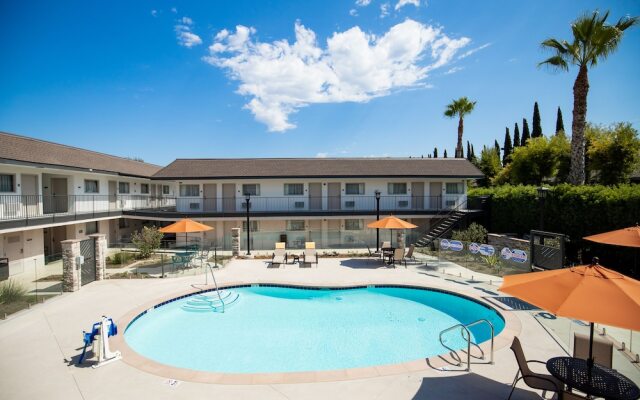 Orange Grove Inn