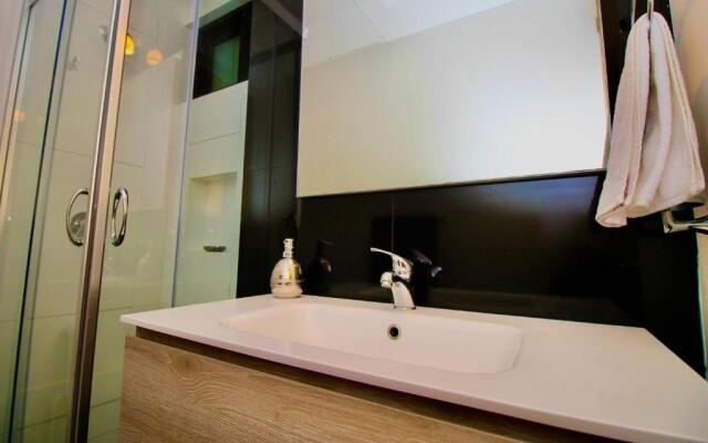 Menesse the City by Casago