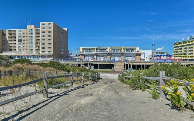 Spacious Wildwood Townhome w/ Covered Balcony