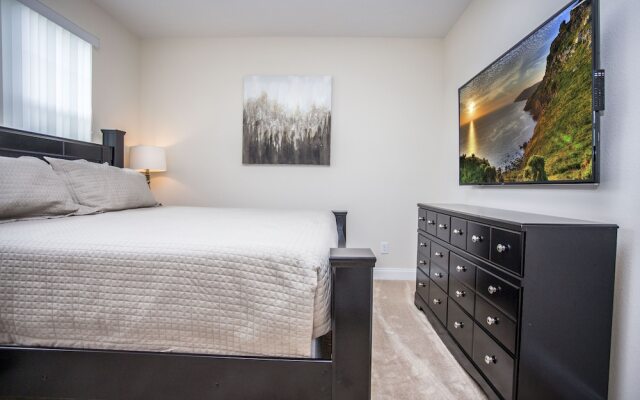 Fabulous Vacation Home  w/ Screened Pool Close To Disney 146