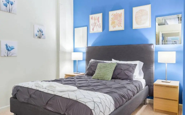 Trifecta 2BR Free Parking Modern Superhost