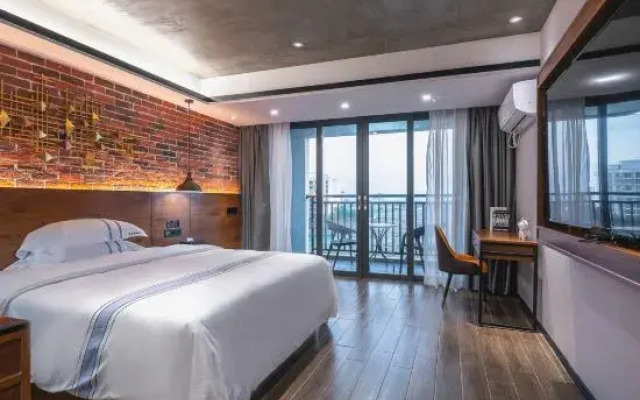 Lingao Huaerdun Movie Theme Hotel