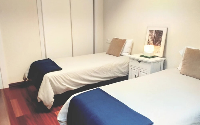 LARGE Apartment with large and sunny Terrace - Garden & Outdoor Gym, ALICANTE CENTER