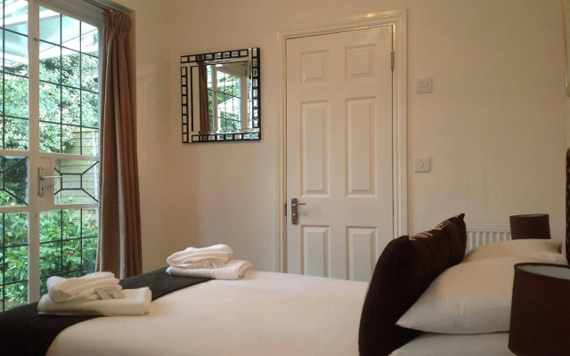 Oak Lodge Hotel