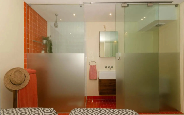 Quayside Waterfront Apartment