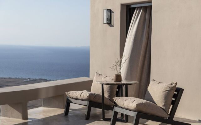 Nimbus Santorini