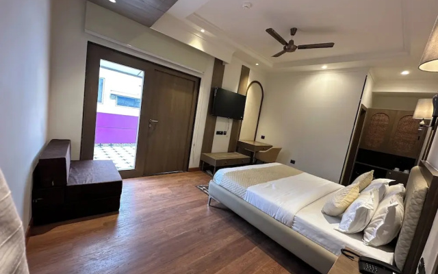 Hotel Temple City by Novelty