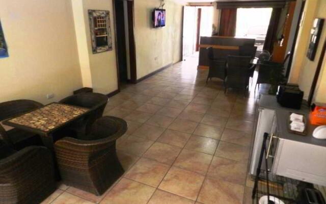 Suites Del Zar Hotel