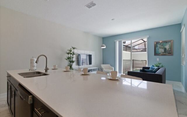 Beautiful 4Bd Pool TH, Storey Lake-4815DS