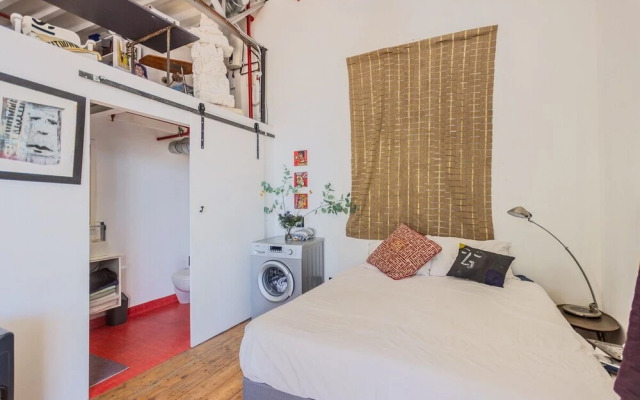 Wolroy House 405 by CTHA