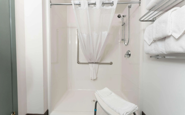 Prestige Hudson Bay Lodge & Conference Centre, WorldHotels Crafted Collection