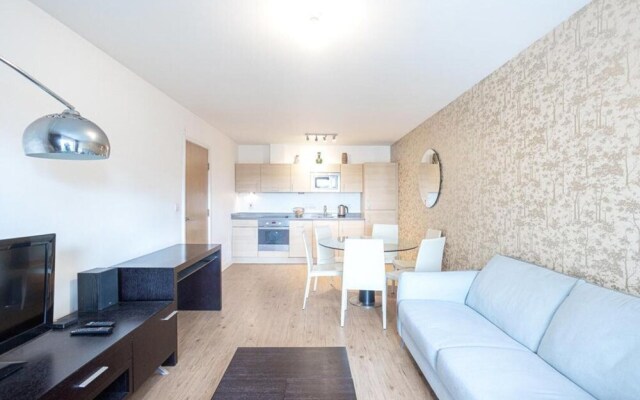 Excellent 2-bed Apartment in Colindale, London