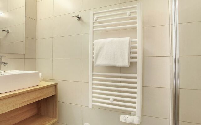 Modern air-conditioned studio in a quiet and natural domaine